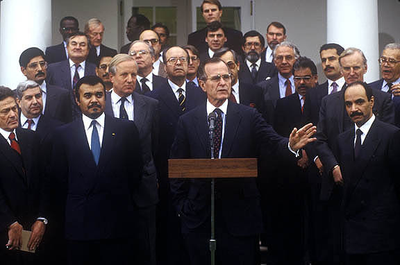 Washington DC:
Pres. George H.W. Bush with members of the coalition against the Iraqi invasion of Kuwait speak in the Rose Garden.